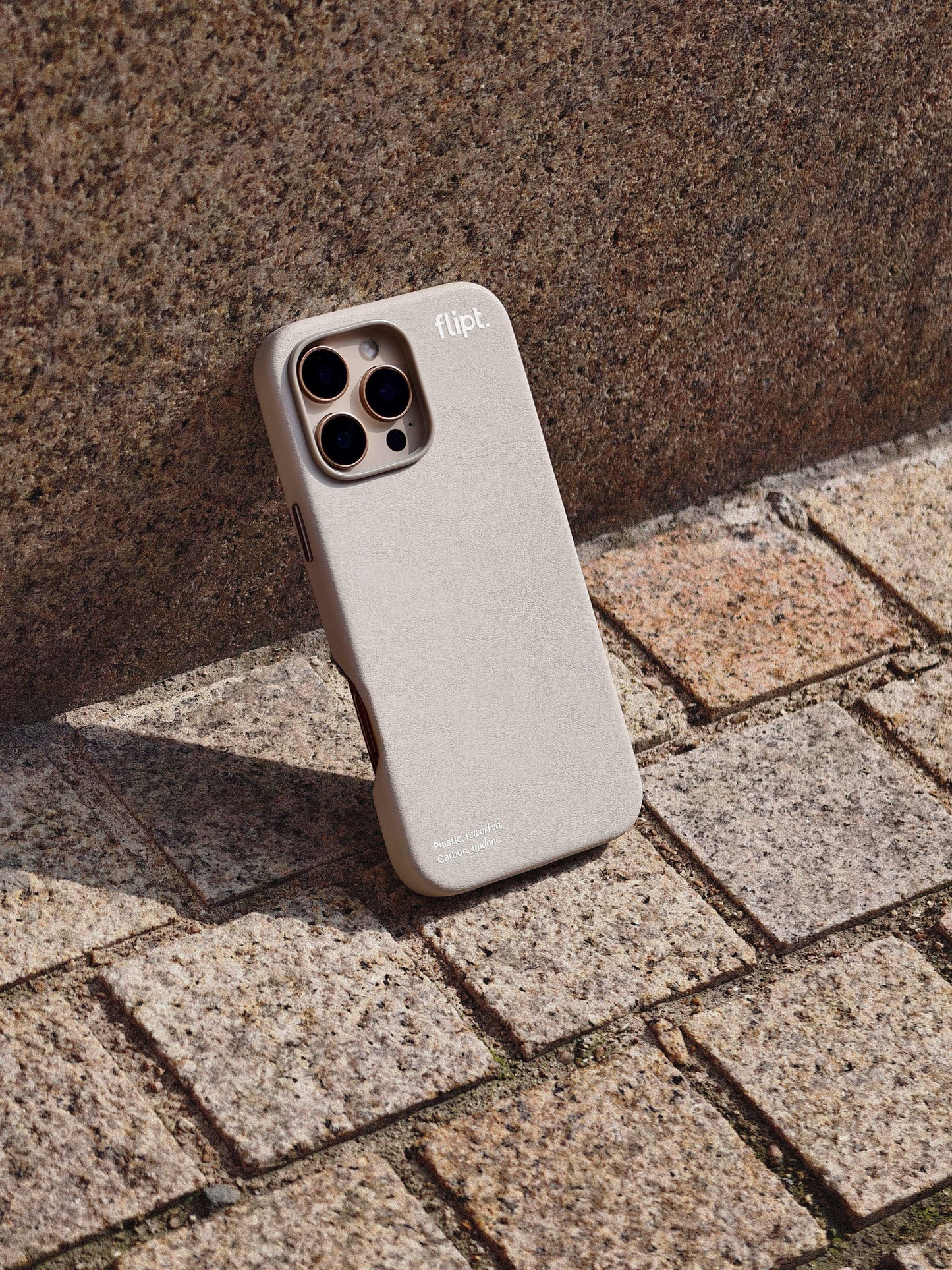 CarbonFlip Signature Leather Case - flipt.