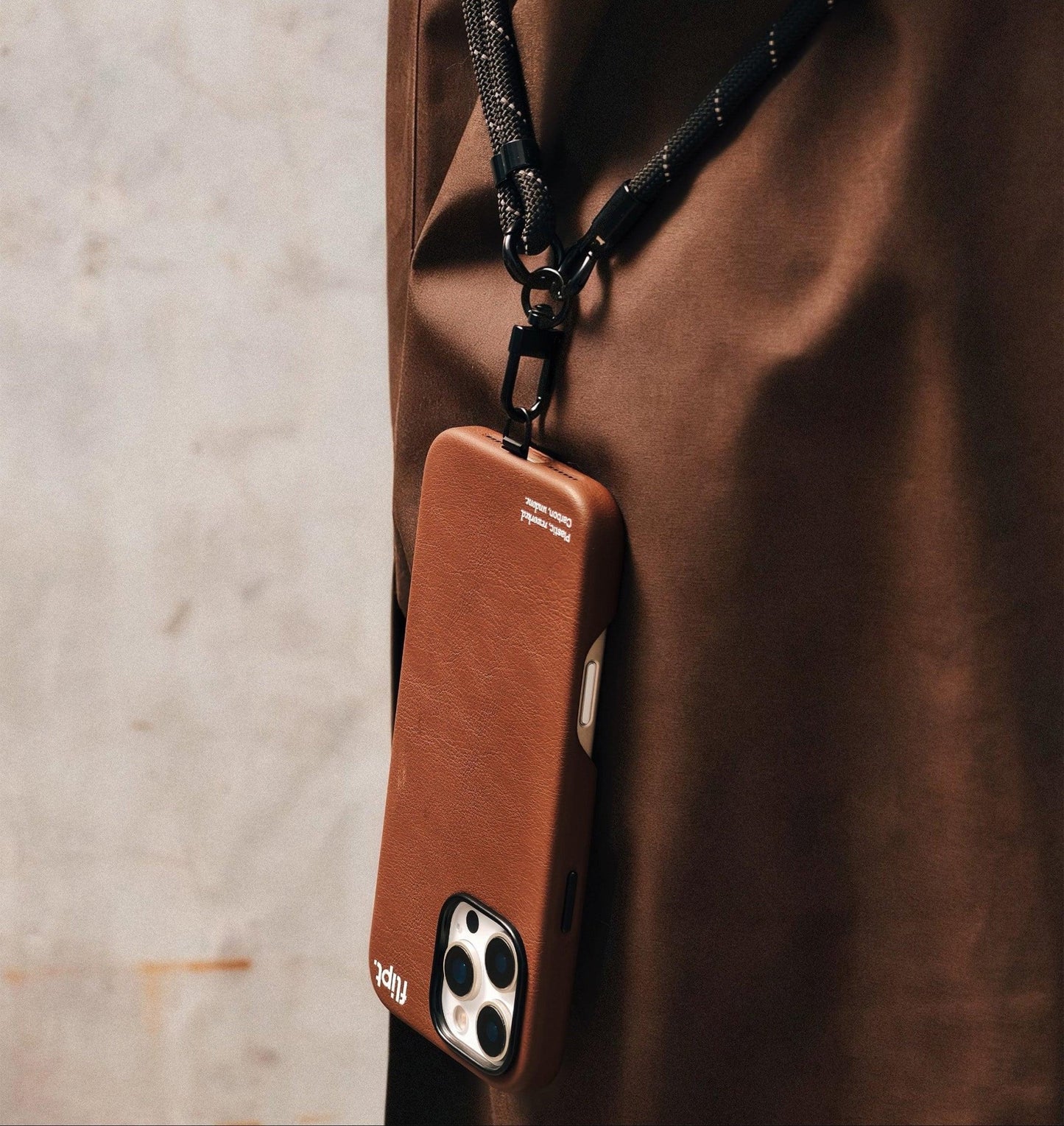 CarbonFlip* Signature Leather Case for iPhone 13/14 - flipt.